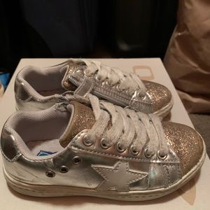 Girls fashion sneakers